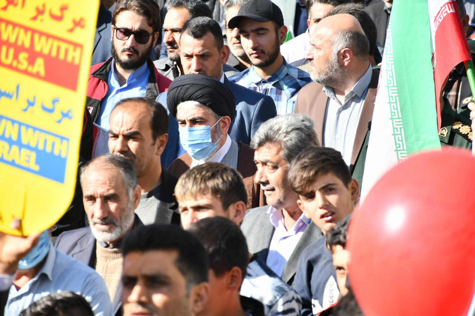 تصاویر/ حضور نماینده ولی فقیه در آذربایجان غربی در راهپیمایی 13 آبان